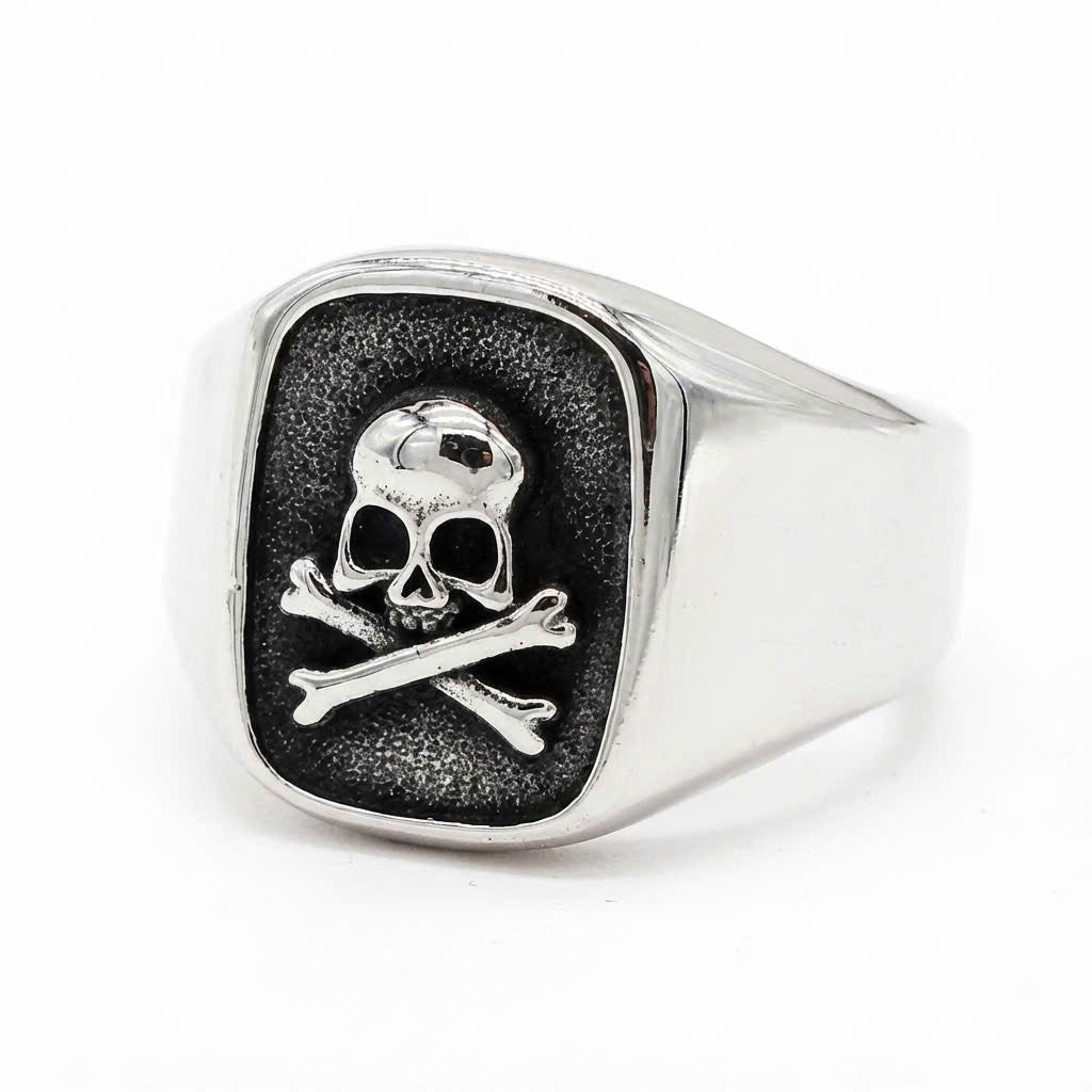 The Rogue Pirate Skull Ring