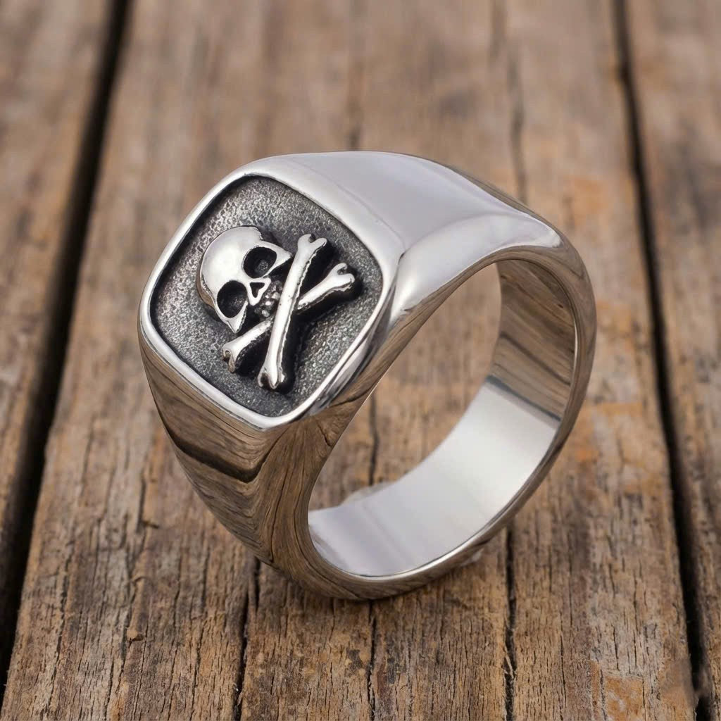 The Rogue Pirate Skull Ring