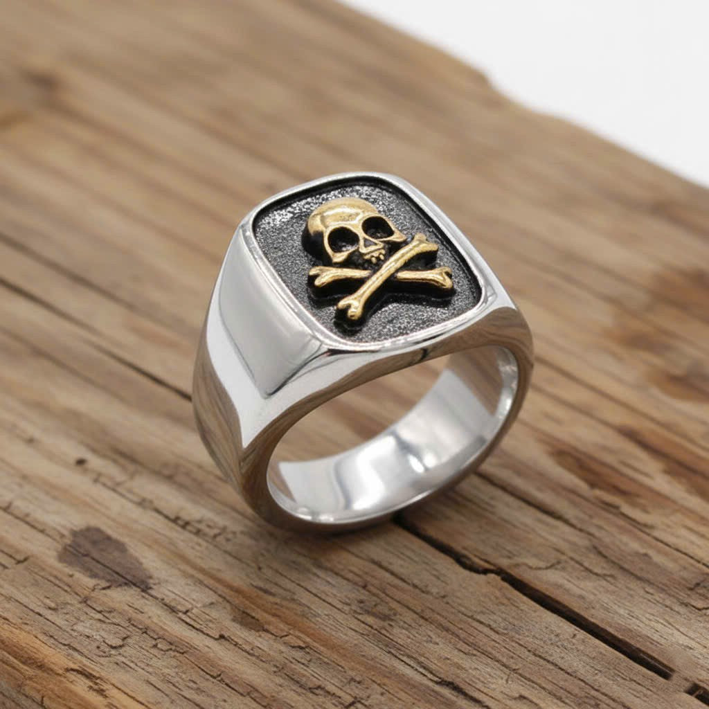 The Rogue Pirate Skull Ring