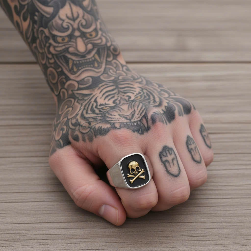 The Rogue Pirate Skull Ring