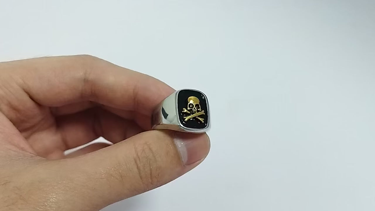 The Rogue Pirate Skull Ring